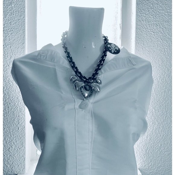 Fashion Chain Necklace with Heart Pendants - Picture 3 of 5